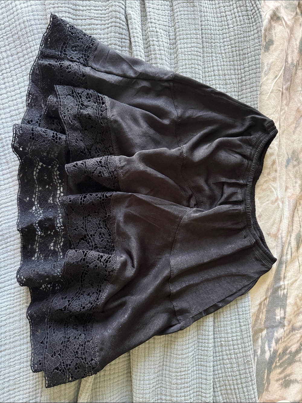 Black Lace-Hem Women's Skirt